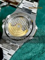 The Patek Philippe Nautilus Jumbo Green 5711/1 A - Image 3