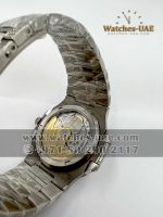 The Patek Philippe  Nautilus 5719/10G  Self-winding - Image 4